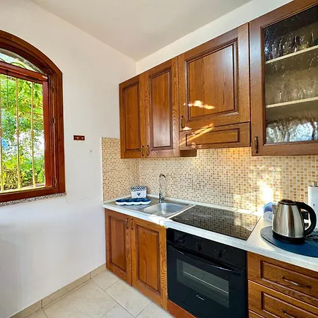 Daire Happy With Garden *