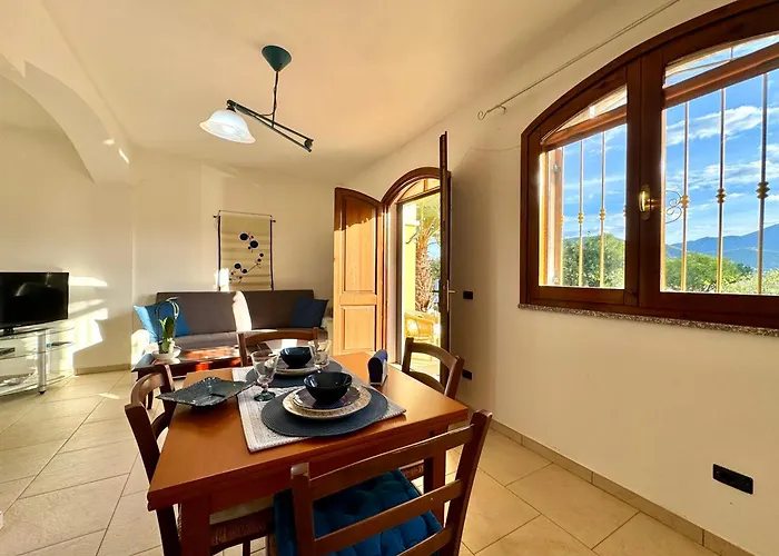 Happy With Garden Daire Cardedu