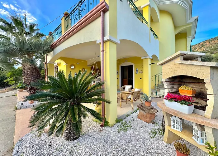 Happy With Garden Cardedu